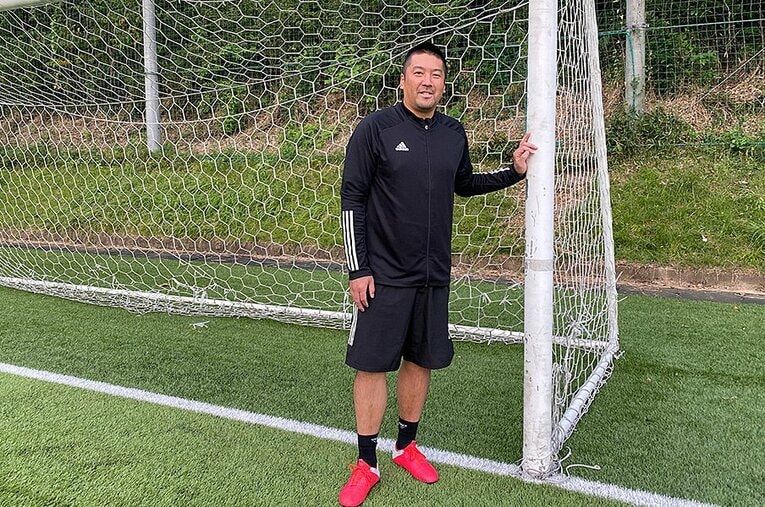 今年の9月から日体大GKコーチに就任。現役引退後のサラリーマン生活で体重が増えた、と笑った ／ photograph by Yoshinari Takagi