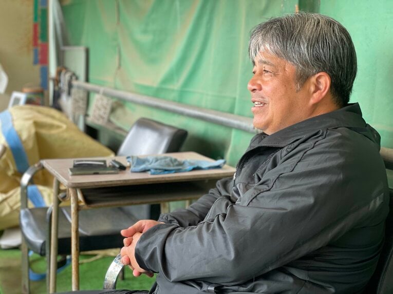 2025年4月撮影、京都廣学館高校コーチ　©︎NumberWeb