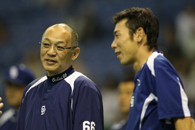 落合監督と荒木　©Shigeki Yamamoto 
