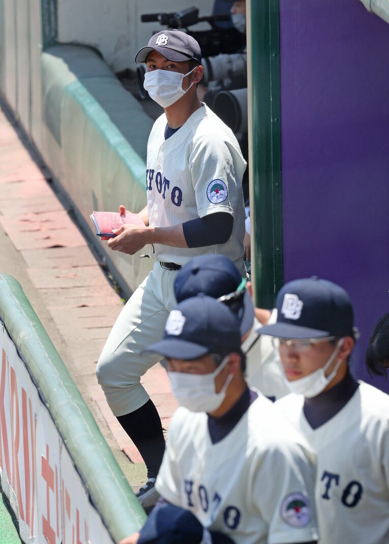 京大野球部の近田怜王監督　©JIJI PRESS