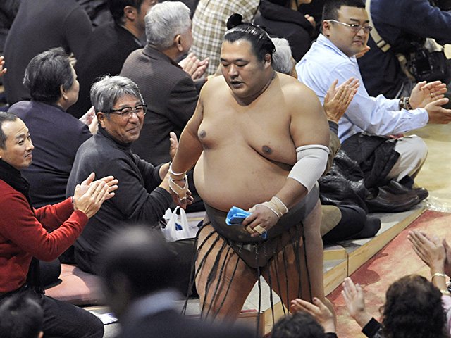 豊ノ島の引退で考える「関脇」問題。初昇進から1年の成績が未来を占う?<Number Web> photograph by Kyodo News