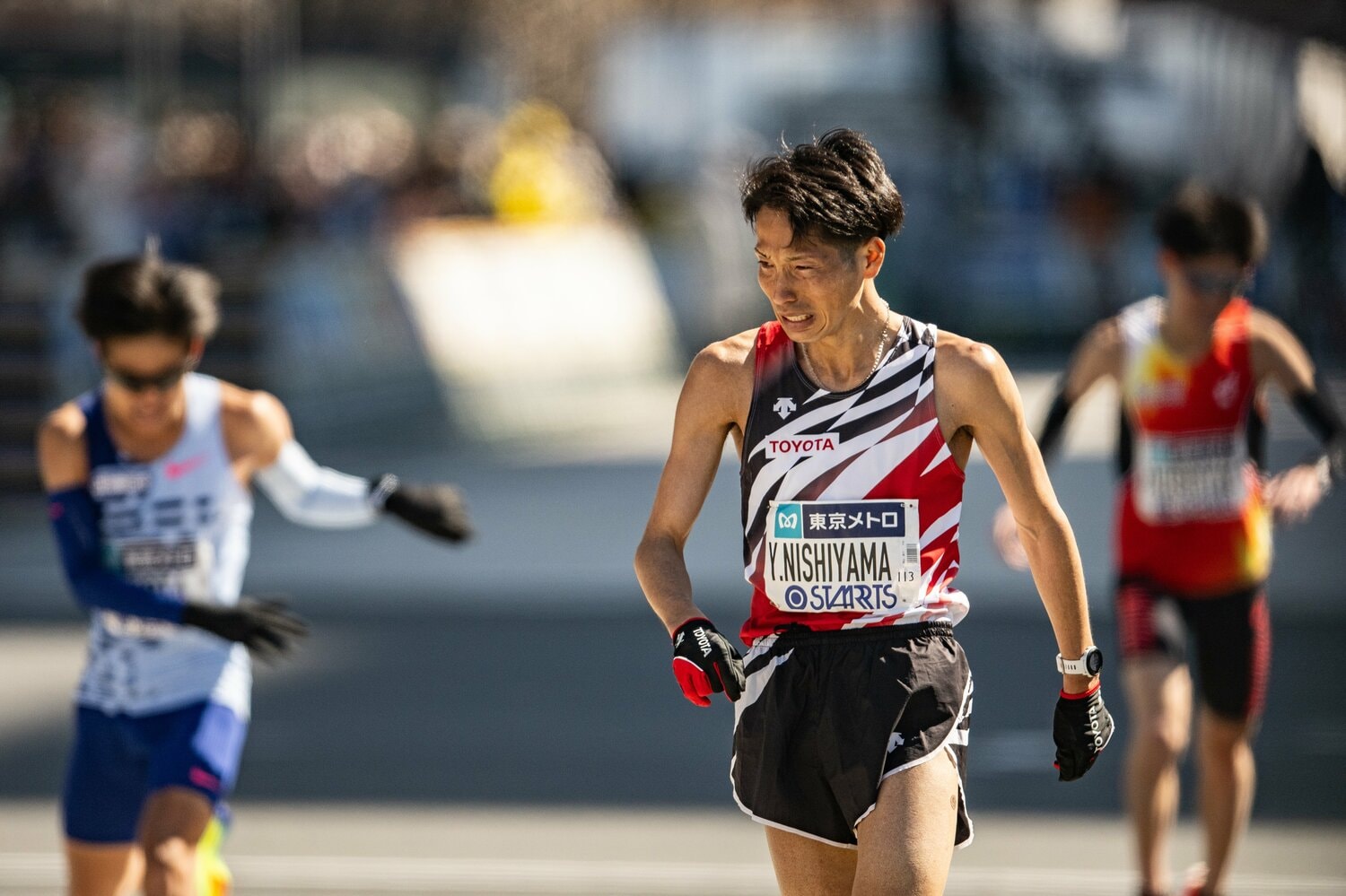 日本人トップの9位に入った西山雄介（駒大→トヨタ自動車）も2時間5分50秒に届かず　©Nanae Suzuki