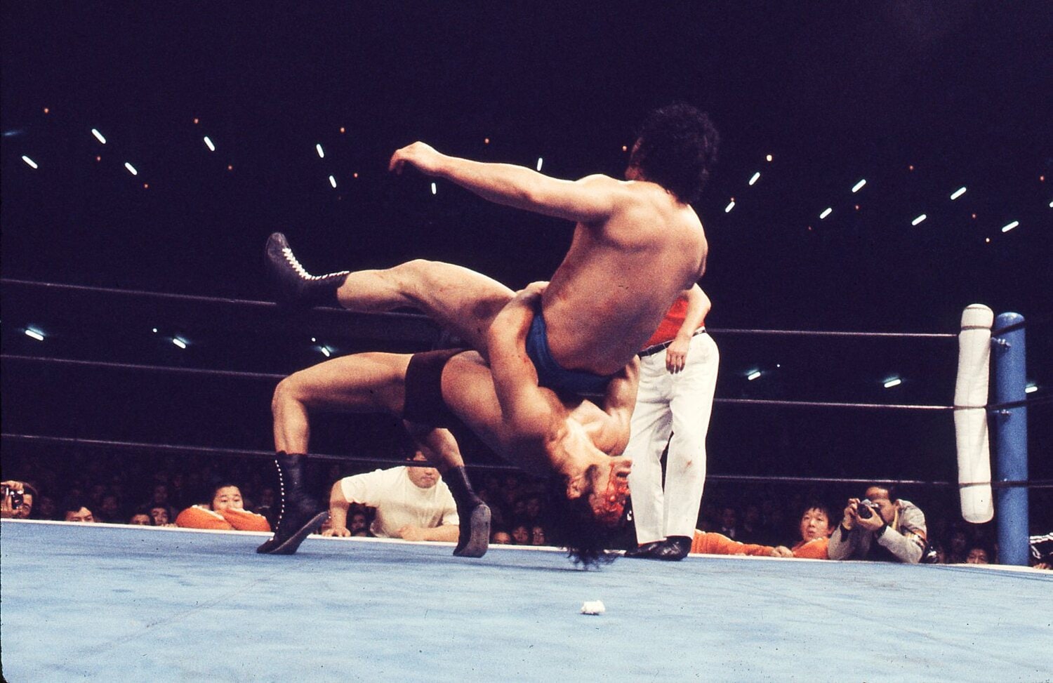 アントニオ猪木が渾身のジャーマンスープレックスで勝利 ©AFLO