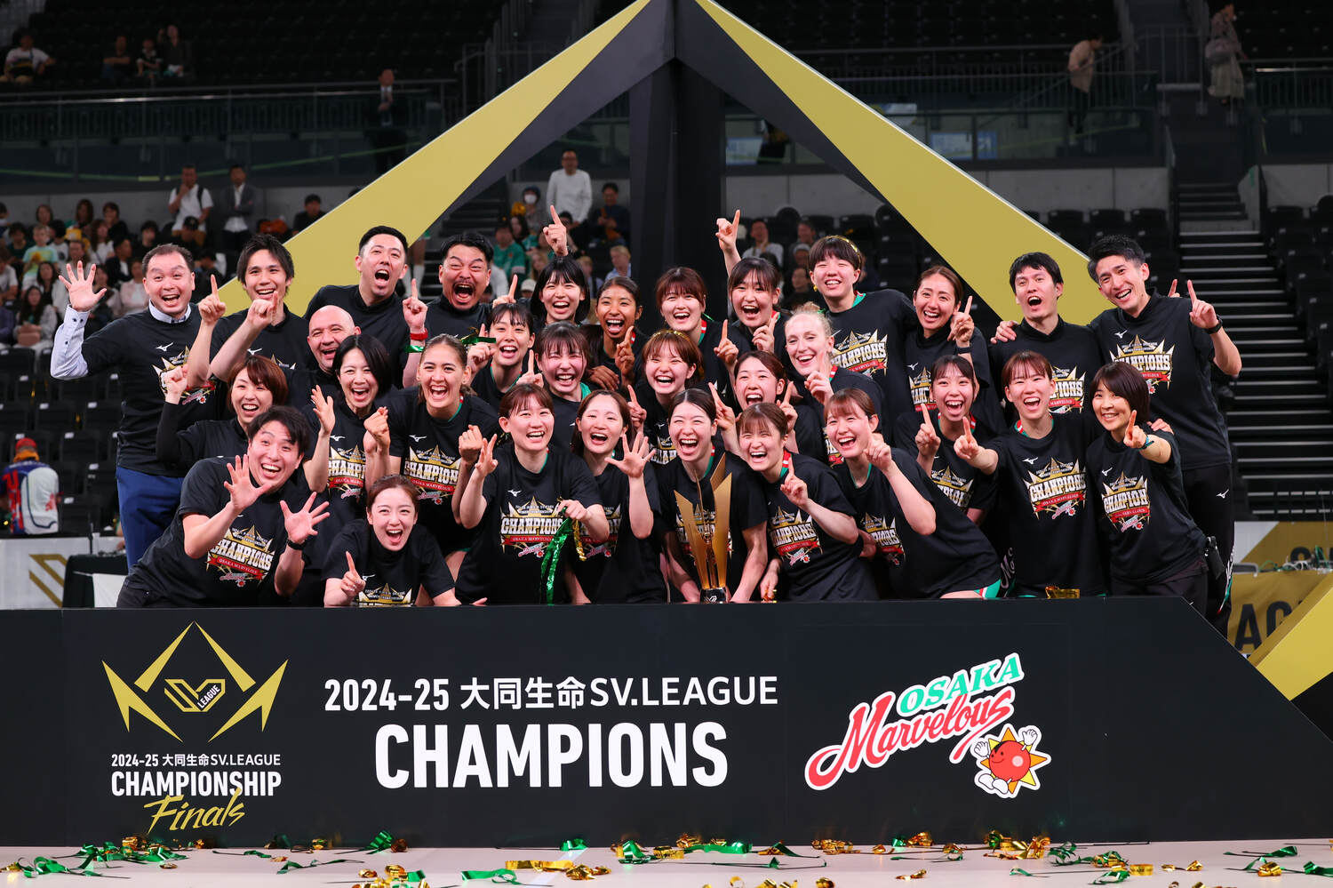 SVリーグ初代女王に輝いた大阪マーヴェラス　©︎Yohei Osada/AFLO SPORT