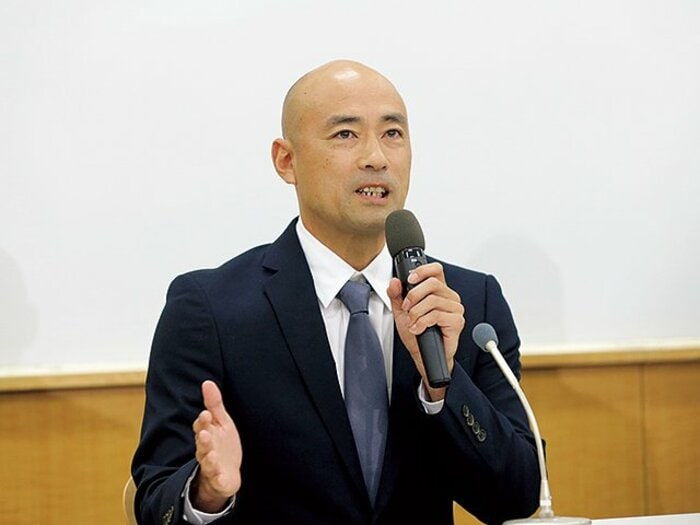 日本代表監督に41歳の岩渕聡。良き兄貴の“招集力”に注目。~テニス名門高校の体育会系を解除した男~<Number Web> photograph by Hiromasa Mano