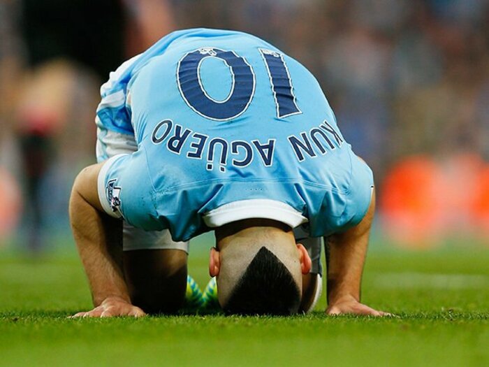 プレミアのCL出場権争いが超激戦！マンUが逃せばファン待望の監督更迭？＜Number Web＞ photograph by AFLO