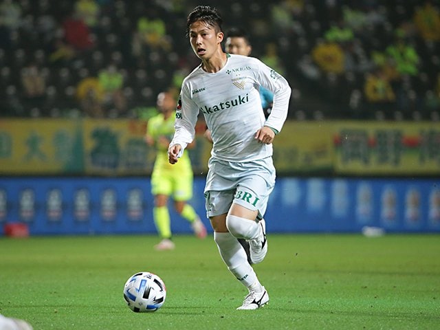 井出遥也がヴェルディで必然の輝き。2人の指導者が授けた緑の