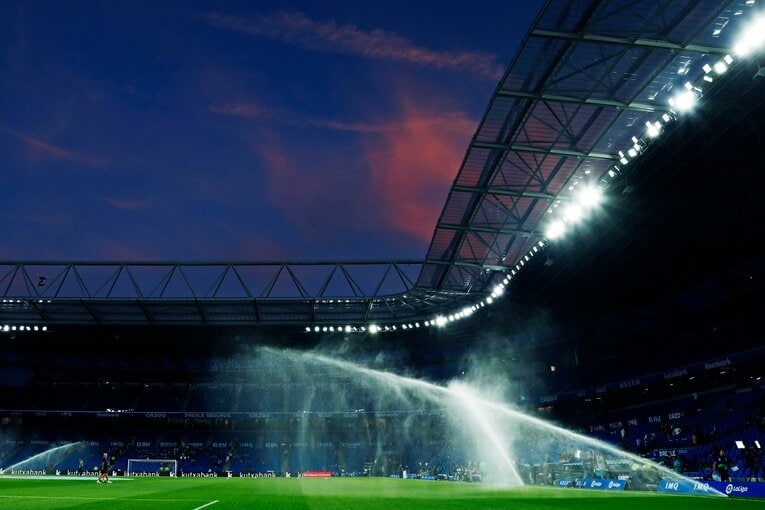 久保建英は「2ケタ得点」狙えるのでは…名手シルバと“精度の差”はあれど、カメラマンが感じたワケ〈バルサ戦好守で同点弾の起点〉(8)