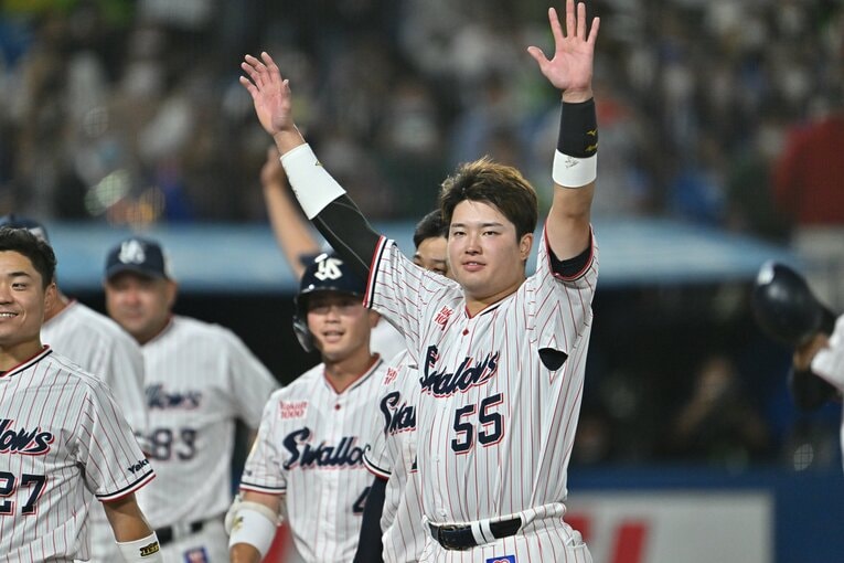 優勝直後の村上宗隆　©Hideki Sugiyama