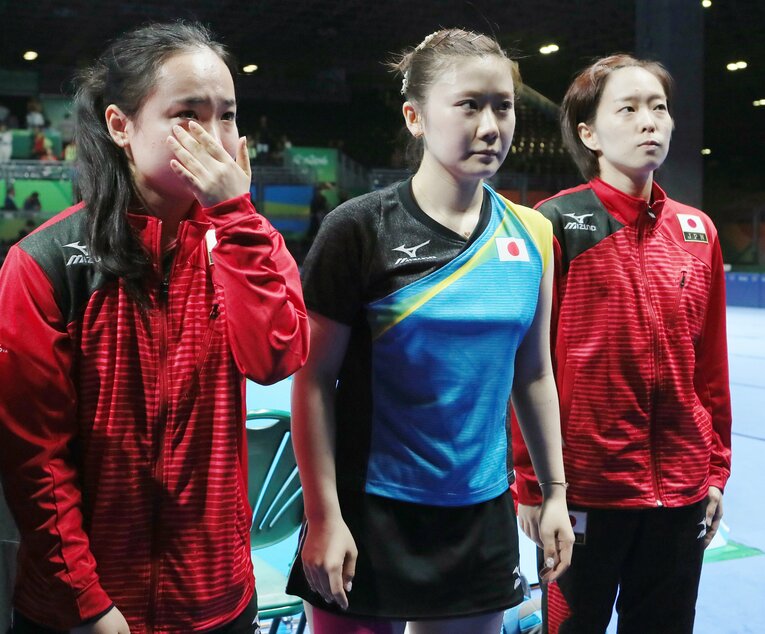 リオ五輪でドイツに惜敗し、涙を流す伊藤ら　©JIJI PRESS