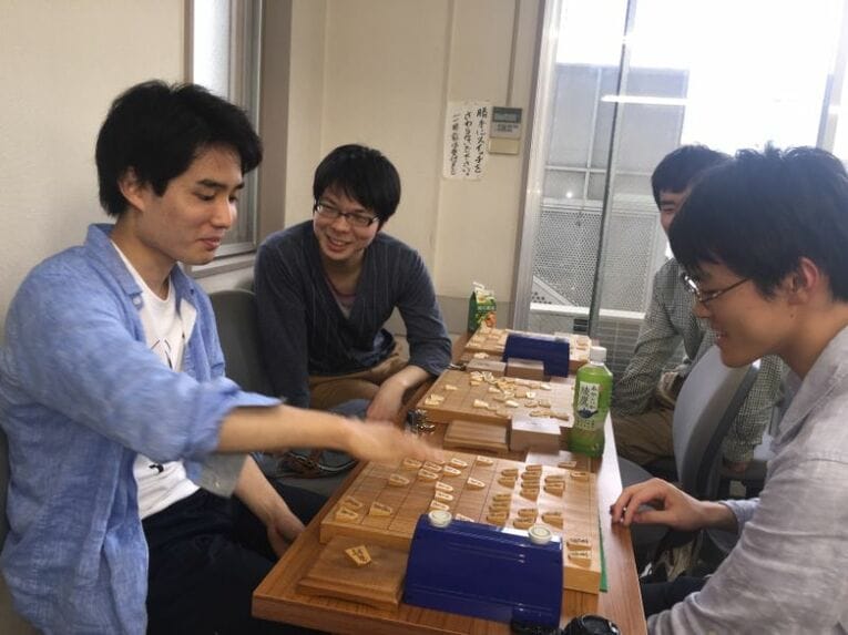 佐々木勇気七段（左）、高見泰地七段（真ん中）、三枚堂達也七段