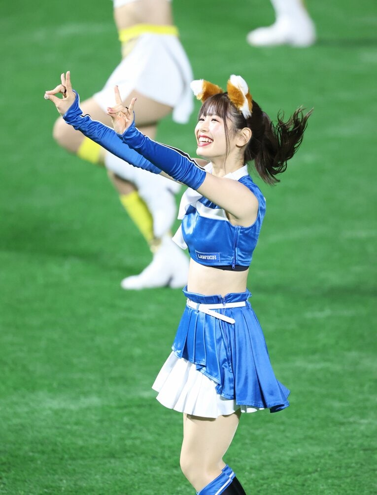 きつねダンス　©JIJI PRESS