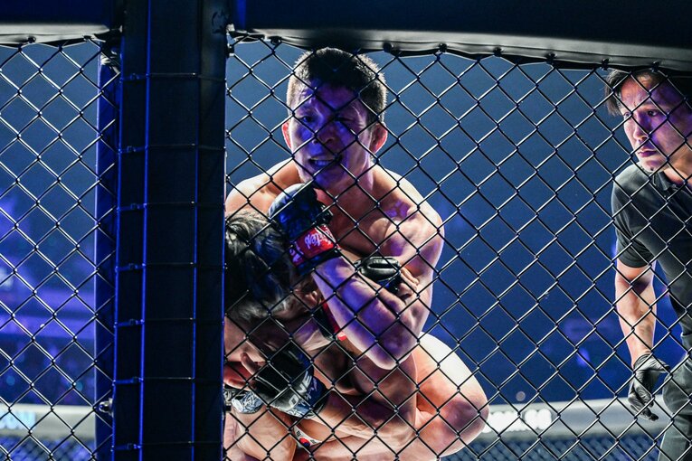 「那須川天心や武尊とは違うんですよ、僕は」青木真也が因縁の秋山成勲に大逆転KO負け…帰国して語った本音とこれから「50歳になっても」(20)