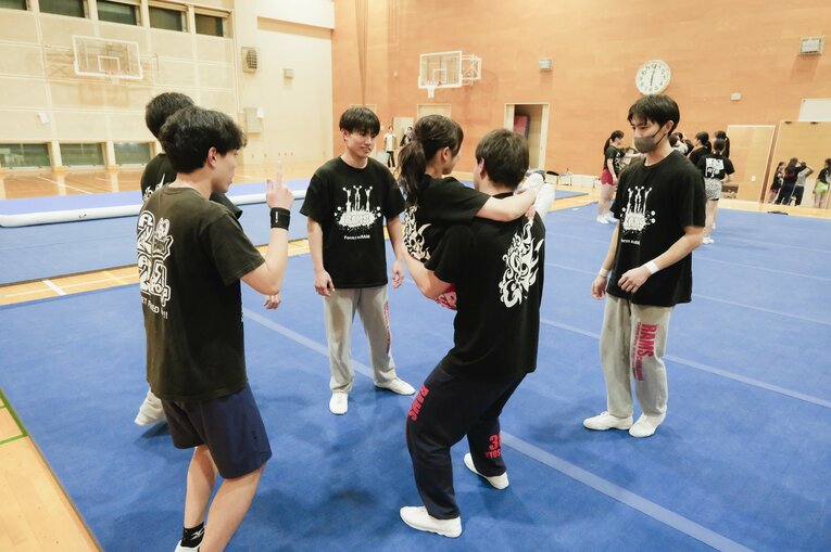 現在の東外大チアリーディング部の練習風景。部員は80人を超えるという　©Wataru Sato