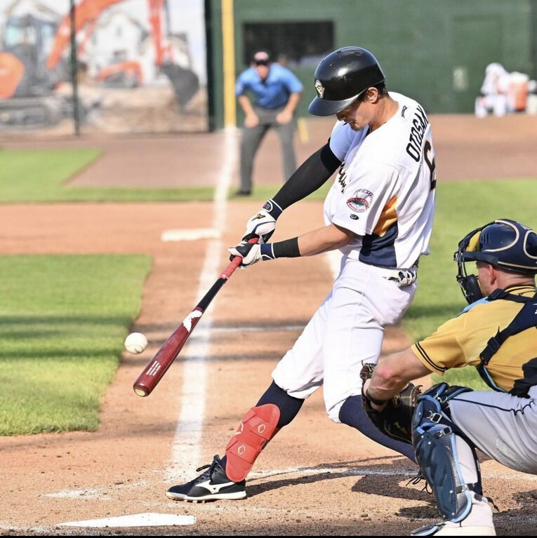 さまざまな投手への対応が求められるアメリカでの野球　写真は本人Xより