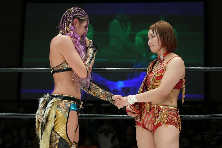 ジュリアとSareee　©Essei Hara