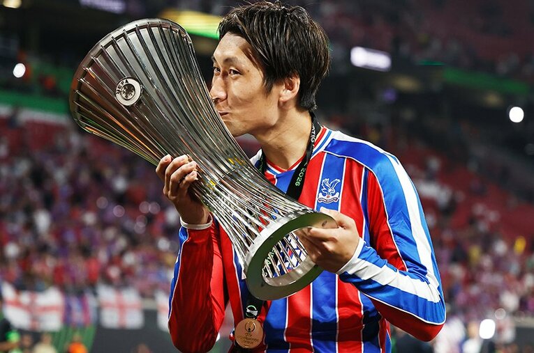 日本代表MF鎌田大地は所属するクリスタル・パレスで、昨季FA杯優勝に続いて今季はECL制覇を経験した ／ photograph by Mutsu Kawamori