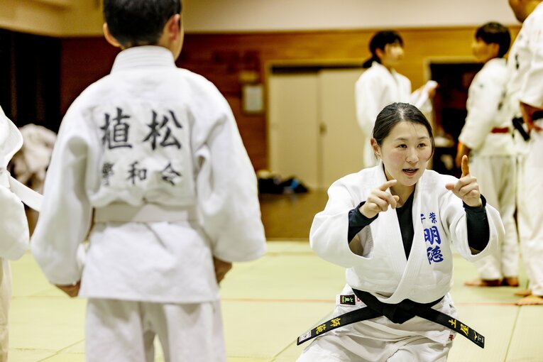 昨年から子供たちを指導する染宮さん（四街道警察・警和会）　©︎Kiichi Matsumoto