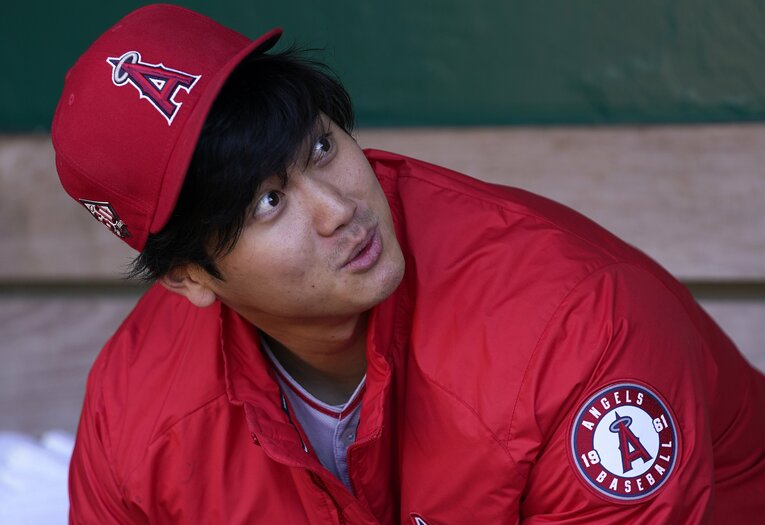 7月19日、アスレティックス戦のベンチにて。体調を維持することが、後半戦最大の課題になる©Getty Images