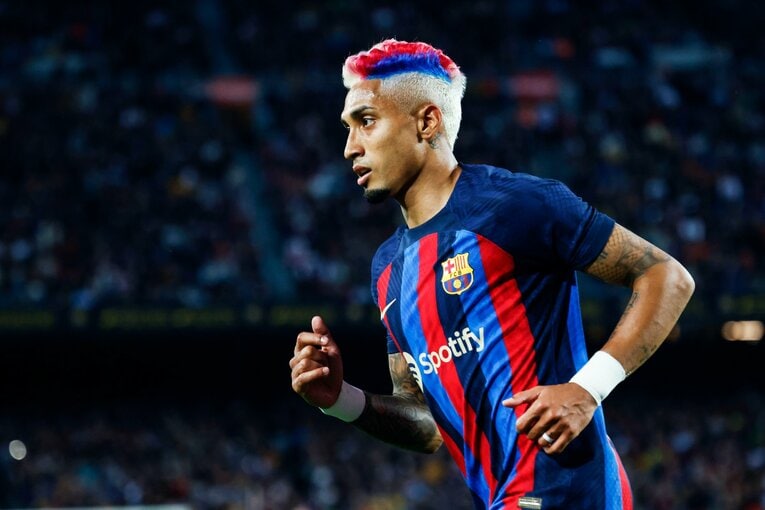 今季9点目！ 久保建英が凄まじい「バルサ撃破ドリブル、ブスケッツ退団・優勝セレモニーが同時に」カメラマンが見た“美しいカンプノウの夜”(19)