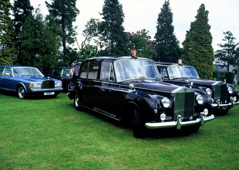 イギリスダービーの際、女王が乗ったノールスロイス　©BUNGEISHUNJU