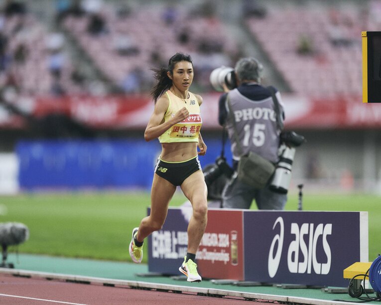 パリ五輪に向けた今季の日本選手権では1500m、5000mともに圧勝で二冠を達成　©Yuki Suenaga