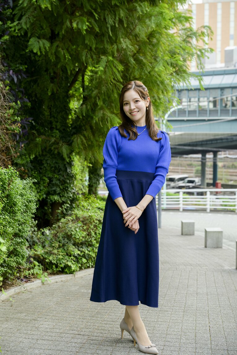 三宅絹紗アナ　©Hirofumi Kamaya