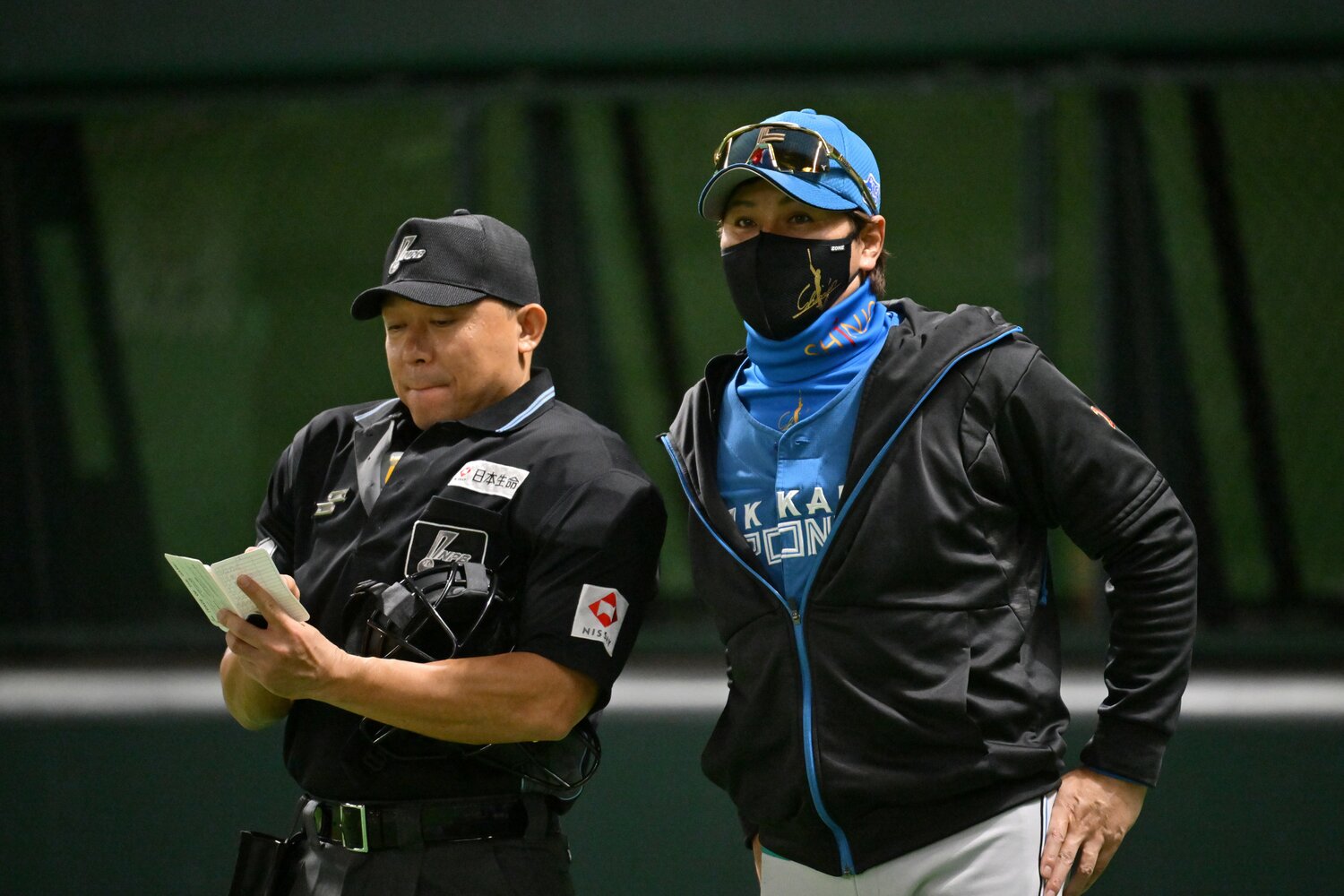 大胆な作戦で相手チームを翻弄する新庄監督　©︎Hideki Sugiyama