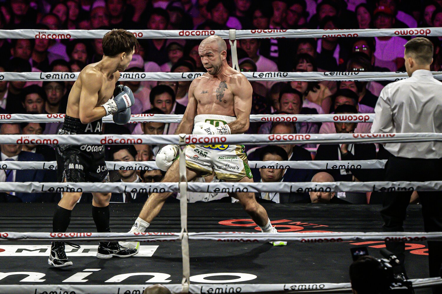 計量後に11kg増量したドヘニーの身体。井上とのサイズの違いは明らか　©︎Takuya Sugiyama