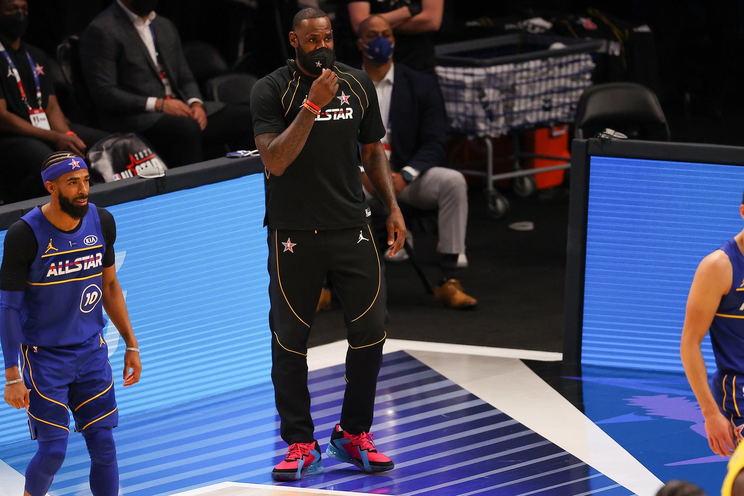 レブロン・ジェームズは、本戦の後半はプレーしなかった　©Getty Images