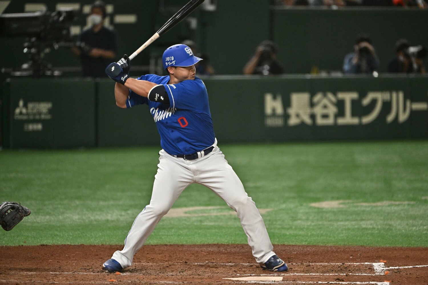 中日の中軸打者となった細川は、現役ドラフト成功の象徴だ ©Hideki Sugiyama