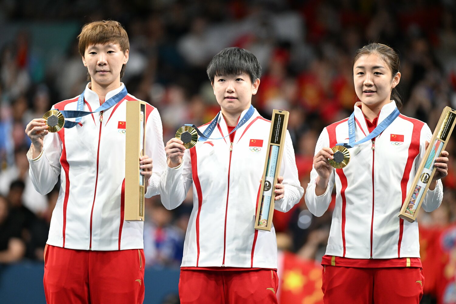 最強・中国のメンバー。左から王曼昱、孫穎莎、陳夢 ©Naoya Sanuki／JMPA