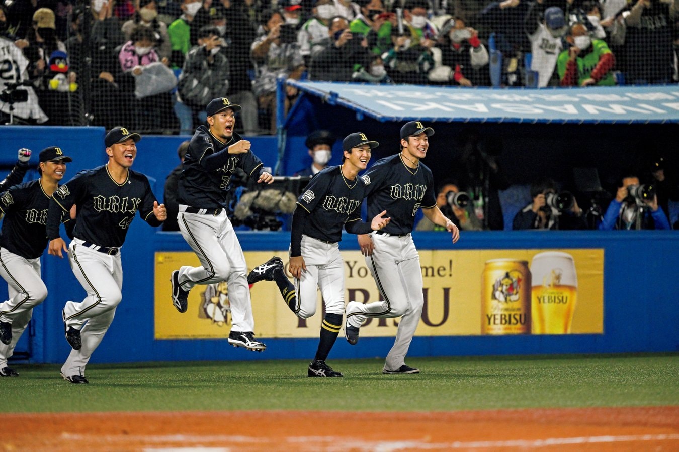 昨年のヤクルトとの日本シリーズでは2敗1分から4連勝し、大逆転で25年ぶりの日本一に輝いた　©︎Nanae Suzuki