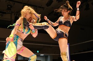 家庭科の先生がなぜ女子プロレスラーに？ 「ジャイアント馬場の技」を使う“177cmの大器”レディ・Cの快進撃…岩谷は「1年以内に化けます」