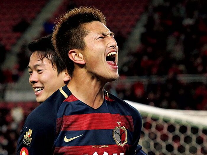 気骨あふれる鹿島の新「9番」、鈴木優磨が挑む“岡崎超え”。～やんちゃな顔で、実は研究熱心～＜Number Web＞ photograph by Kashima Antlers