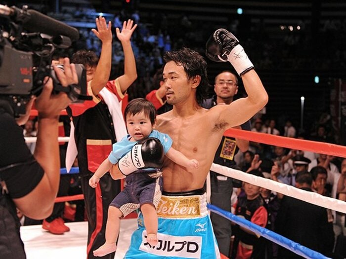 KOを「狙える」左拳、山中慎介が迎えた充実期。～照準はバンタム級統一王者～＜Number Web＞ photograph by BOXING BEAT