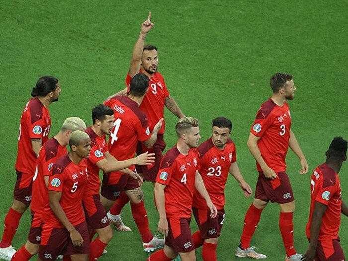 登録人数が日本の3分の1でも…スイスは“W杯とEUROでフランス、ベルギーに並ぶ実績” 参考になる強化育成のポイントとは<Number Web> photograph by Getty Images