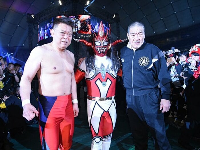 ライガーに続き佐野直喜も現役引退。焼肉屋に届いた高橋ヒロムからの花。＜Number Web＞ photograph by New Japan Pro-Wrestling/AFLO