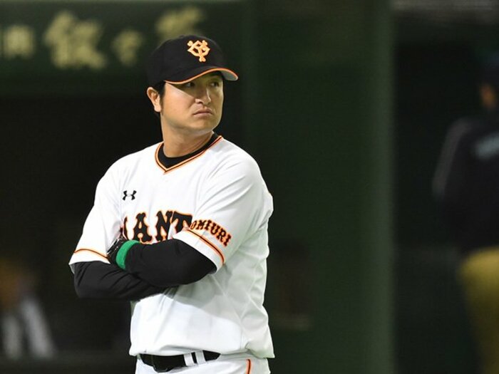 巨人・高橋監督は「甘ちゃん」ではない。ベンチでの無表情さが、怖くて深い。＜Number Web＞ photograph by Hideki Sugiyama