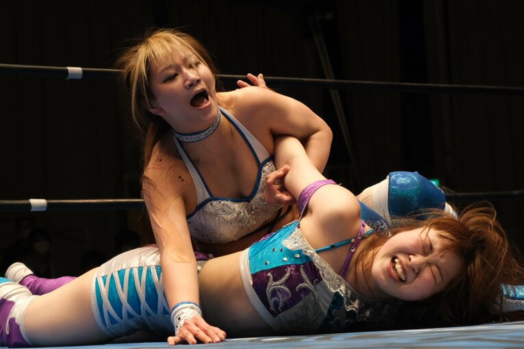 ボンデージ姿でムチ乱打も…“フェリス卒”女子レスラー・雪妃真矢がフリーで始めた新たな闘いとは？「伸び伸びと、怒られてもいいので（笑）」(46)