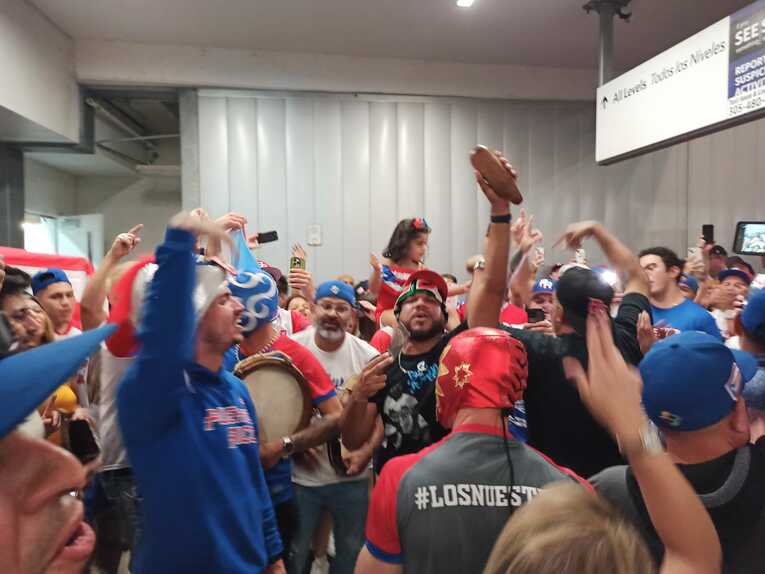 負けてもノリノリなプエルトリコの人々　©Hiroaki Sawada