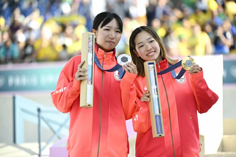 金銀メダルを獲得した同い年の吉沢（右）と赤間　©Asami Enomoto／JMPA