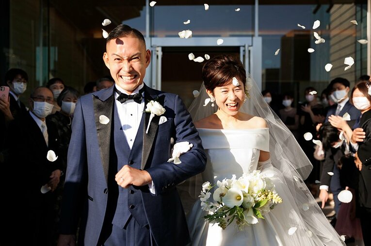 J2アルビレックス新潟DF早川史哉と妻・真優の結婚式の様子。たくさんの仲間たちから祝福を受けた ／ photograph by Fumiya&Mayu Hayakawa