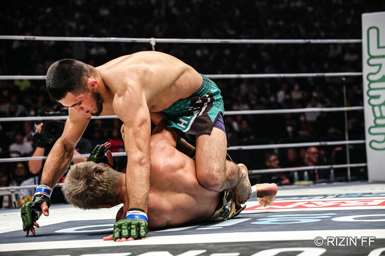 ラジャブアリ・シェイドゥラエフvs.久保優太　©RIZIN FF