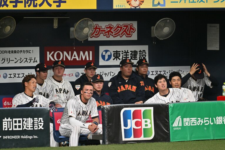 落ち着いて観戦中も…　©Naoya Sanuki