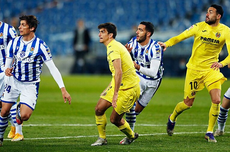 久保建英が試合、“美食の街”バスクがシャッター街に…　マラドーナ追悼“セビージャ全員10番”の光景(13)