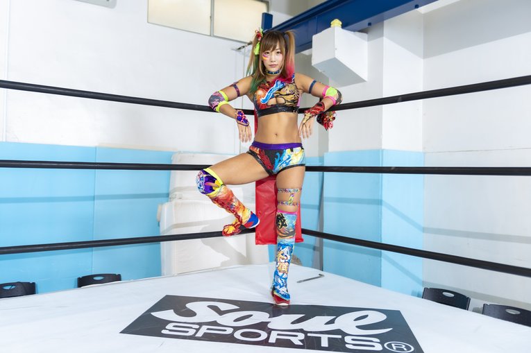 芸能界からプロレスへ 「圧倒的にみんなを幸せに」“傾奇者”ウナギ・サヤカが目指すのは「スターダムのアイコン」《特別グラビア＋インタビュー》(17)