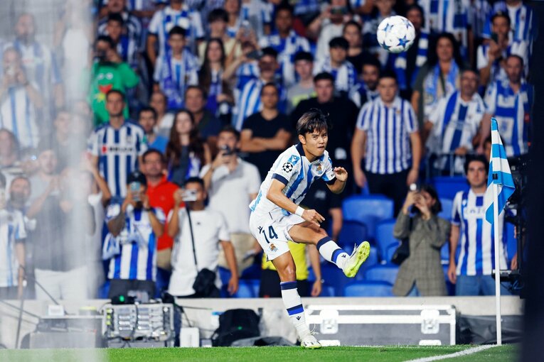 「タケはゴレアドール（点取り屋）だ！」“TAKEユニ少年”の久保建英評…初CLにリーガ6戦4発「ソシエダサポの愛と期待」は高まるばかり(15)