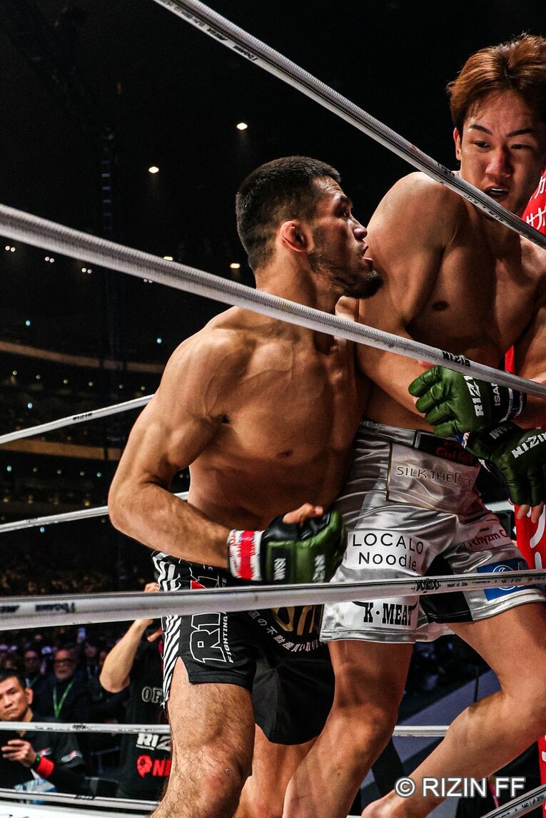 朝倉未来vsシェイドゥラエフ【スワイプするとそのほかの写真もご覧になれます】　©RIZIN FF