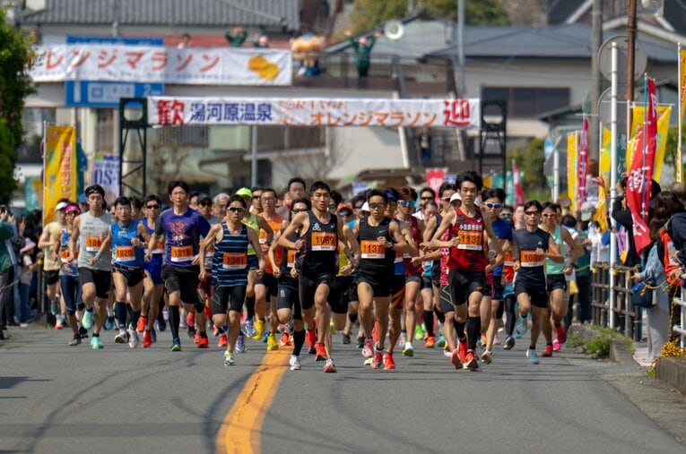 今年の湯河原オレンジマラソン。県内外から約2500人が参加 ／ photograph by Shiro Miyake